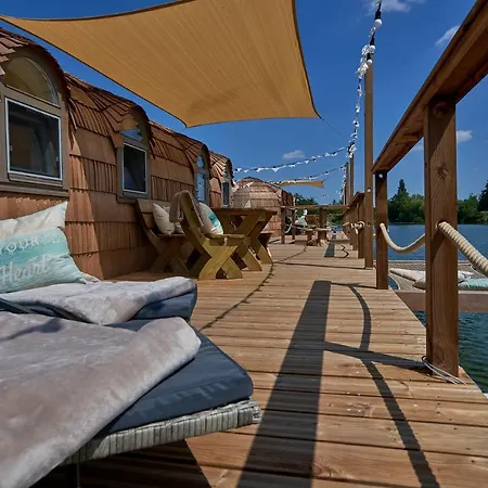 Lieblingsplatz Parey - Schwimmendes Iglu Hotel Exterior photo