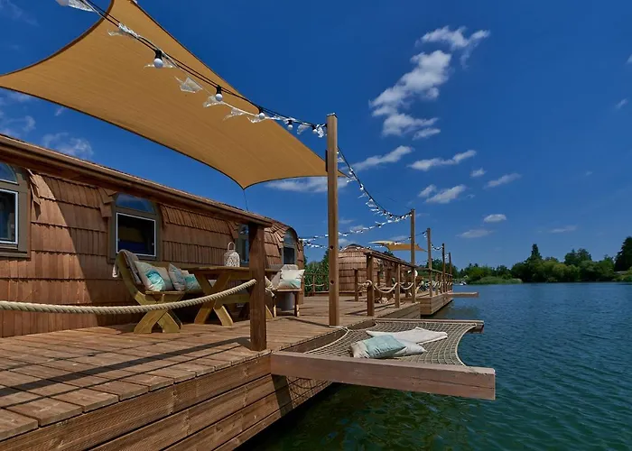 Lieblingsplatz Parey - Schwimmendes Iglu