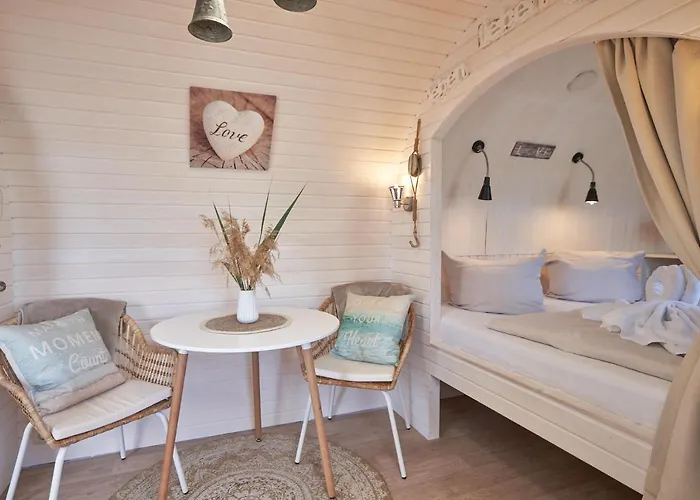 Lieblingsplatz Parey - Schwimmendes Iglu